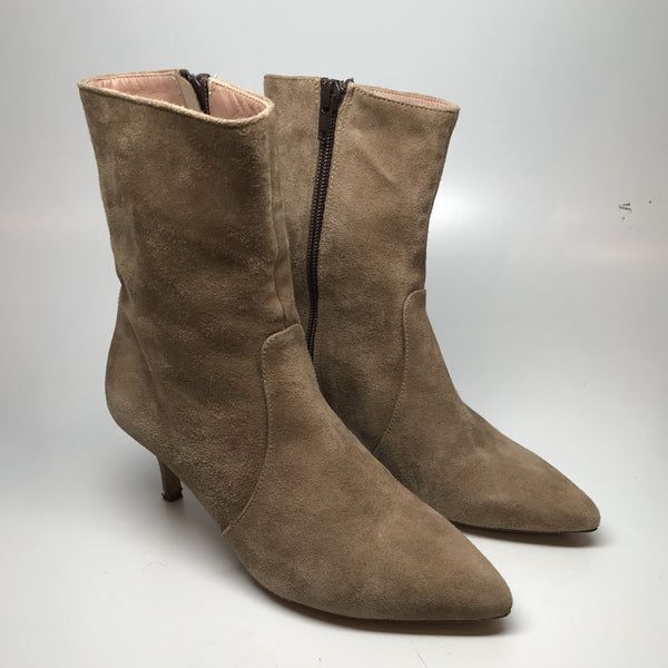 Andrea Carrano beige suede kitten heel ankle boot with pointy toes