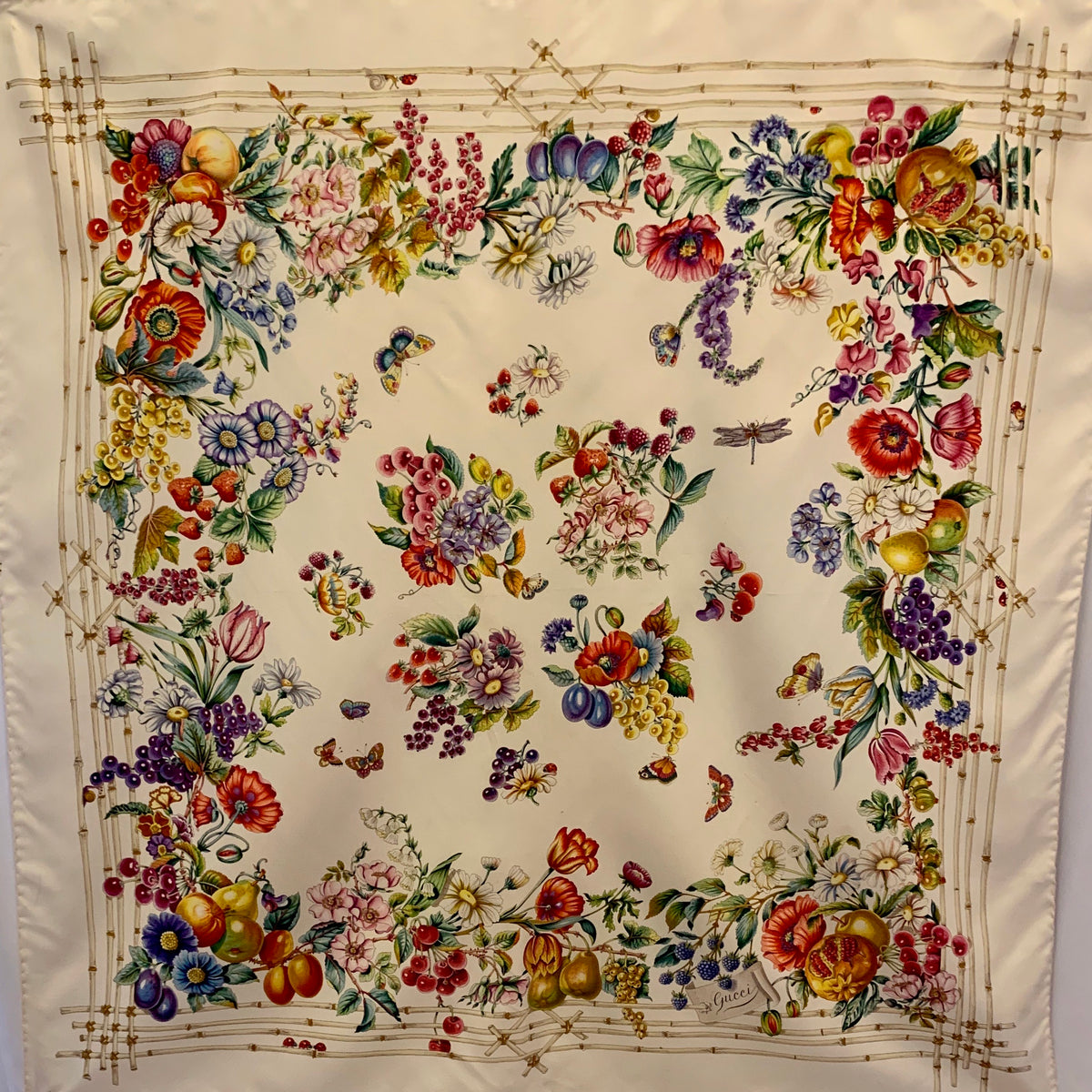 1970s Gucci Silk Floral Print Scarf – Screaming Mimis Vintage Fashion